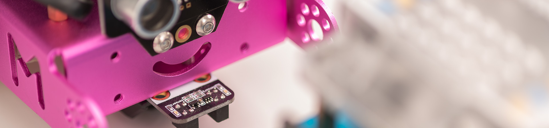 Pinker mBot in Nahaufnahme